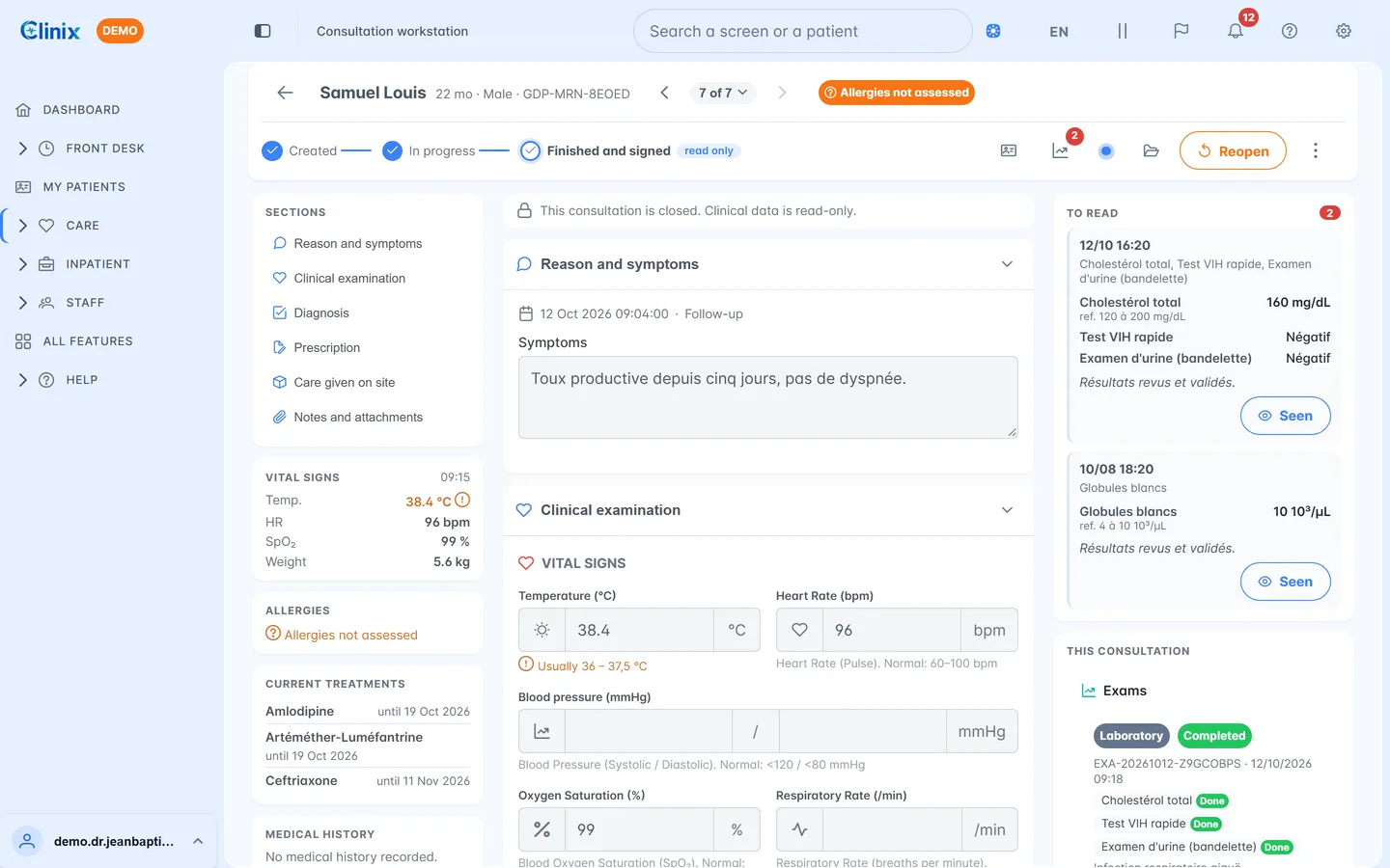 Consultation workstation in Clinix: vital signs, laboratory results, consultation sections
